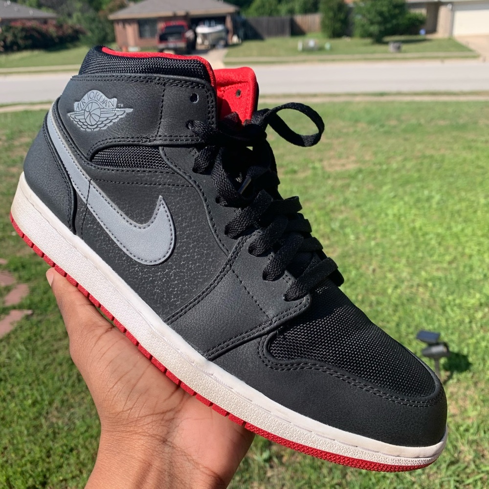 AIR JORDAN 1 Mid “Black Cool Grey”